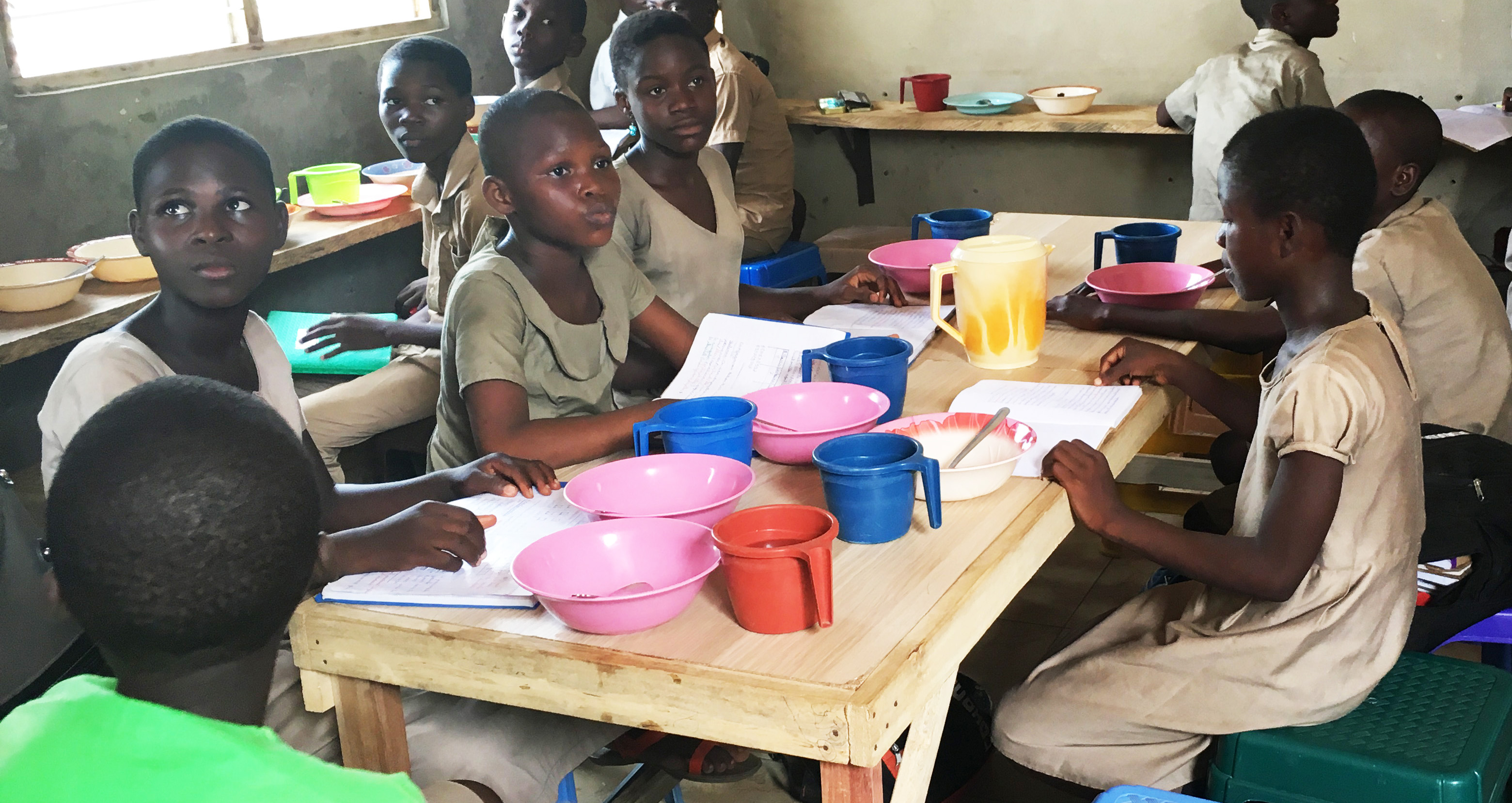 Photo de la maison sociale où les jeunes filles peuvent manger