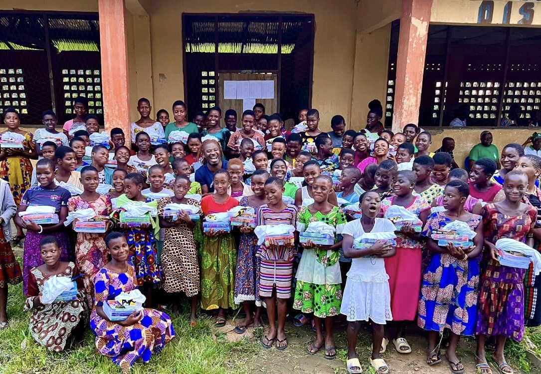 Photo de la réception des fournitures scolaires pour la rentrée